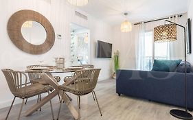 Stylish Apartments With Balcony & Parking Near The Beach By Rems